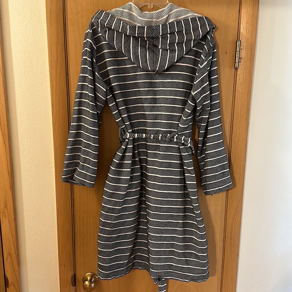 Striped Hooded Women's Robe - Picture 9 of 12
